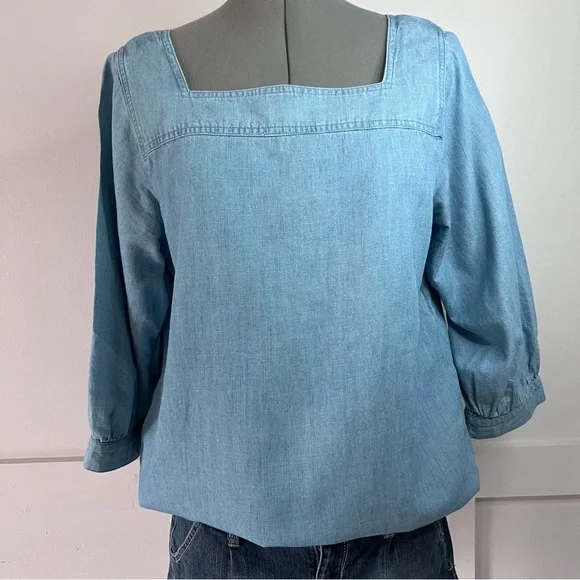 Time & Tru Boho pullover Square / Boat neckline Chambray Jean Top - Medium - Picture 4 of 9